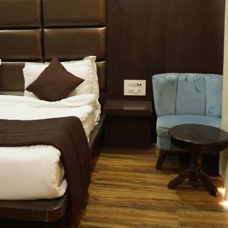 Raas Mahal-Hotel In Jaipur Near Tourist Places ภายนอก รูปภาพ