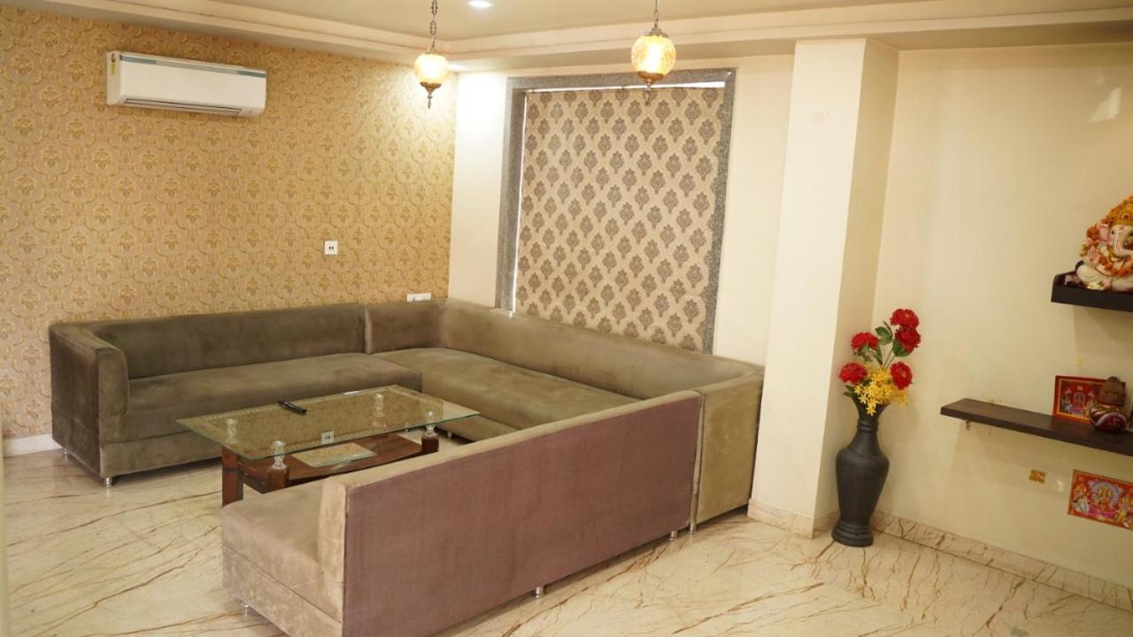 Raas Mahal-Hotel In Jaipur Near Tourist Places ภายนอก รูปภาพ