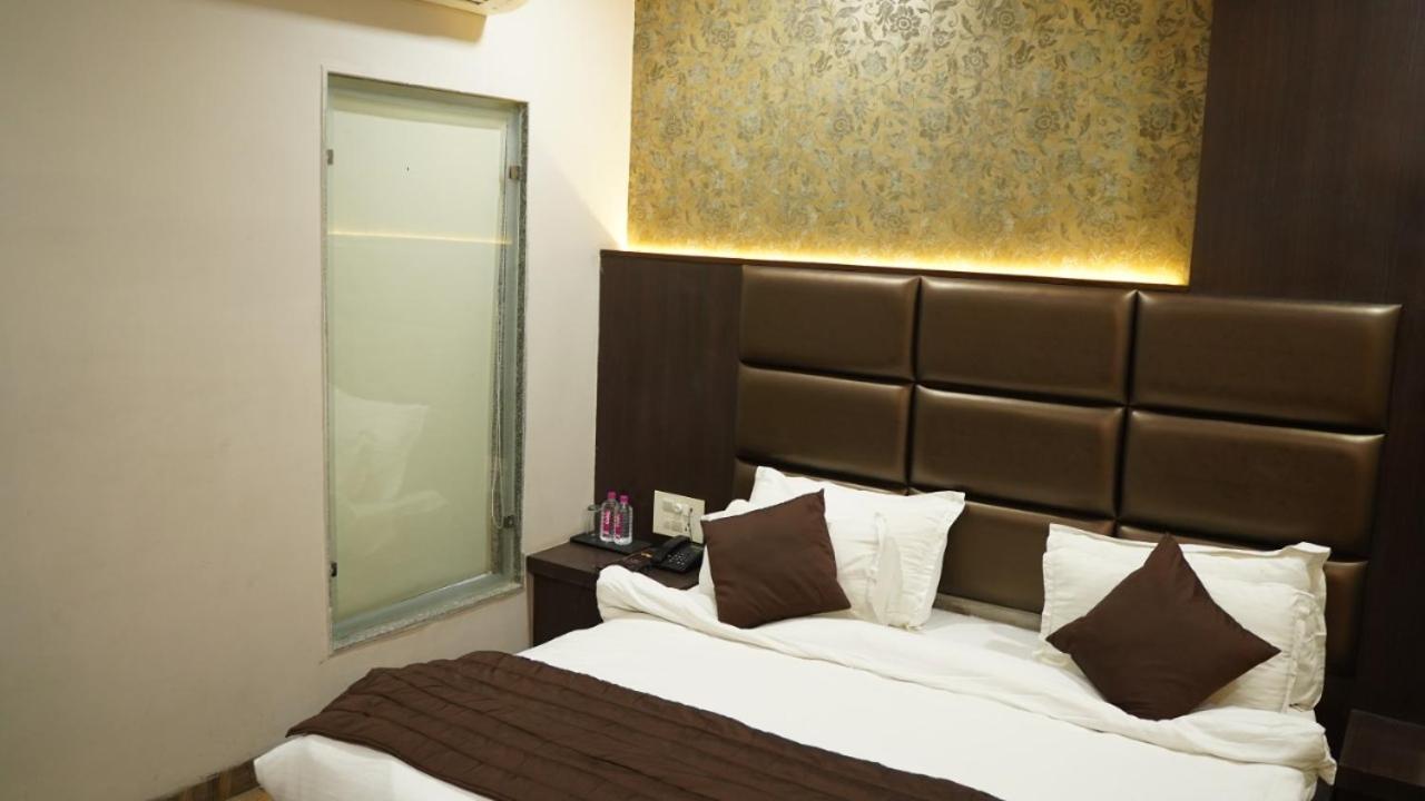 Raas Mahal-Hotel In Jaipur Near Tourist Places ภายนอก รูปภาพ